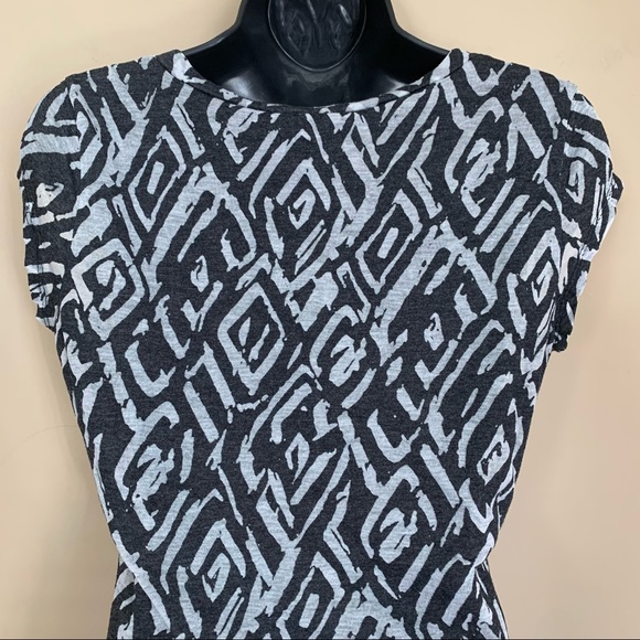 3/$15 SALE Dots Black White V-Neck Sheer Pattern Short Sleeve Top - Picture 6 of 8